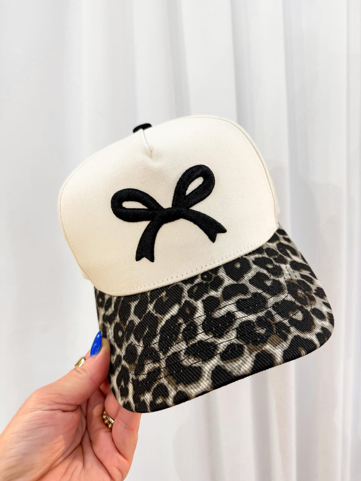 Leopard Bow Trucker